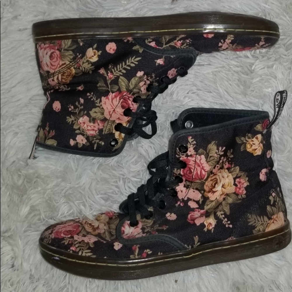 Dr. Martens Shoreditch boots